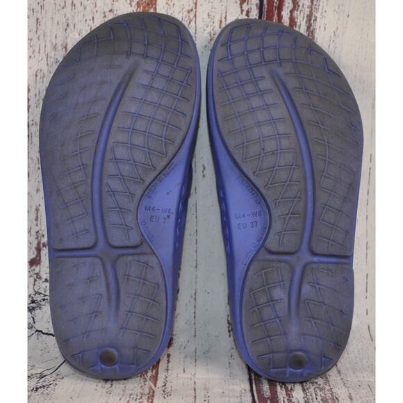 OOFOS OOriginal Original Recovery Navy Comfort Sandals Women's Size 6 Men's 4 - Picture 7 of 8